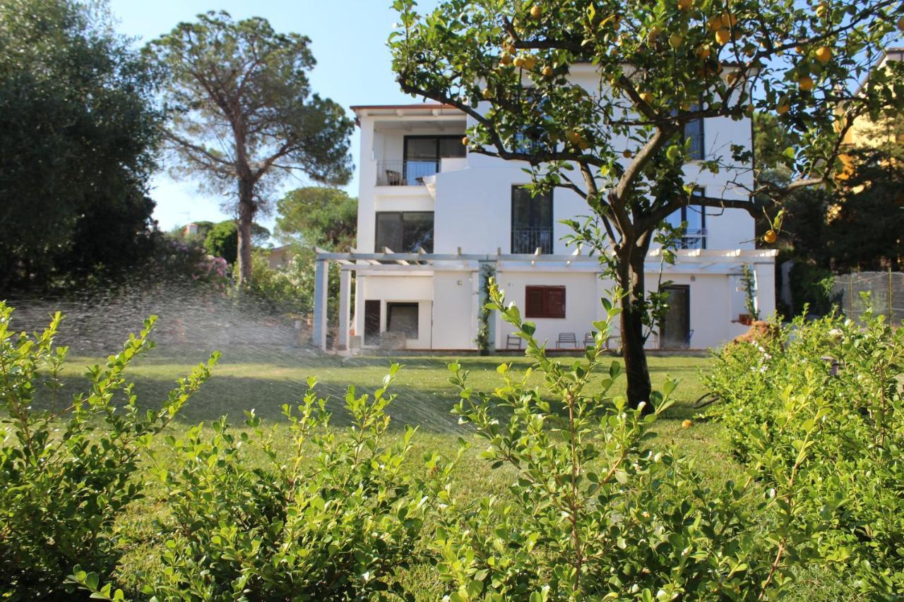 Villa La Conchiglia Rooms Cala Liberotto Buitenkant foto