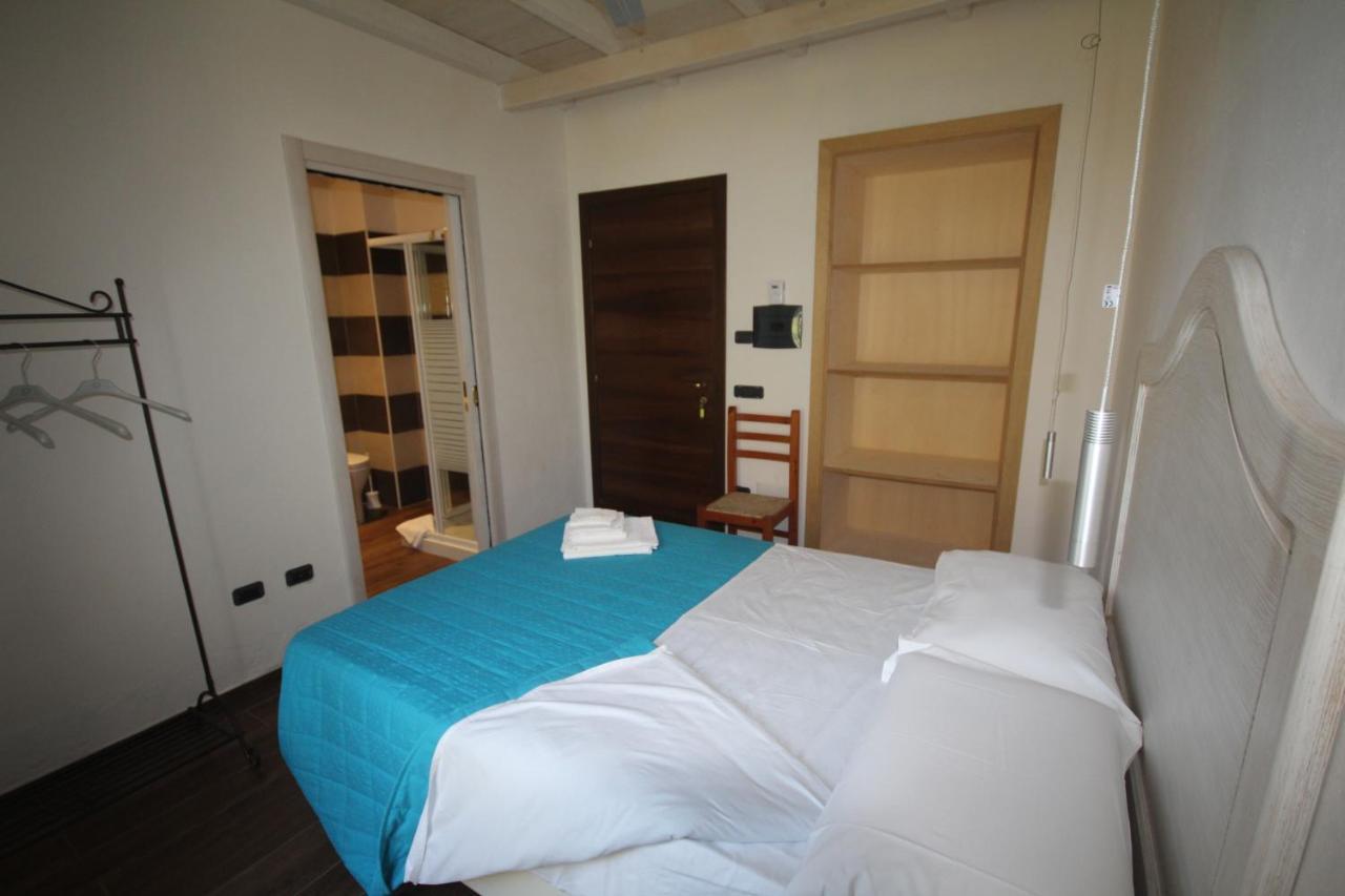 Villa La Conchiglia Rooms Cala Liberotto Buitenkant foto