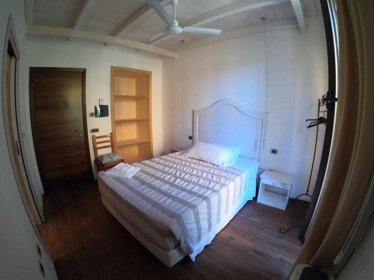 Villa La Conchiglia Rooms Cala Liberotto Buitenkant foto