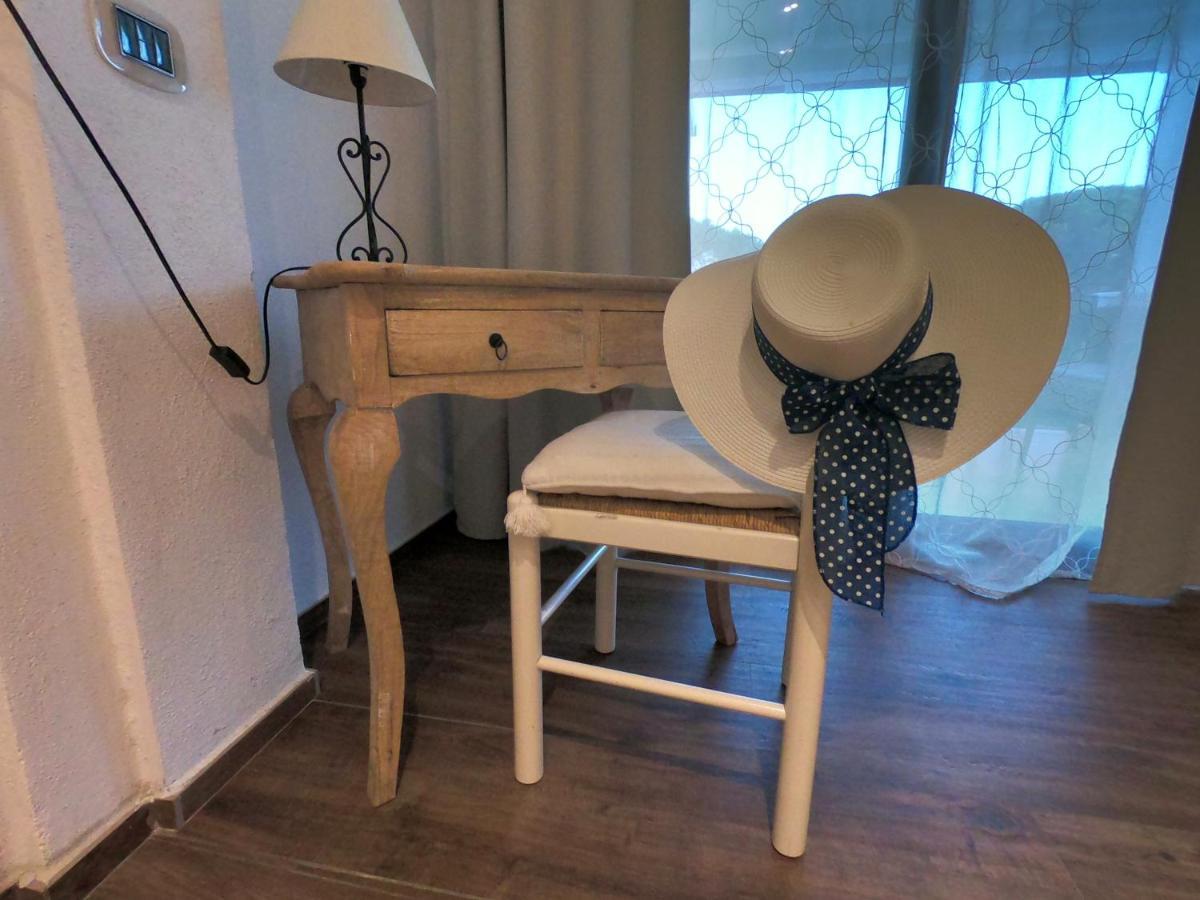 Villa La Conchiglia Rooms Cala Liberotto Buitenkant foto