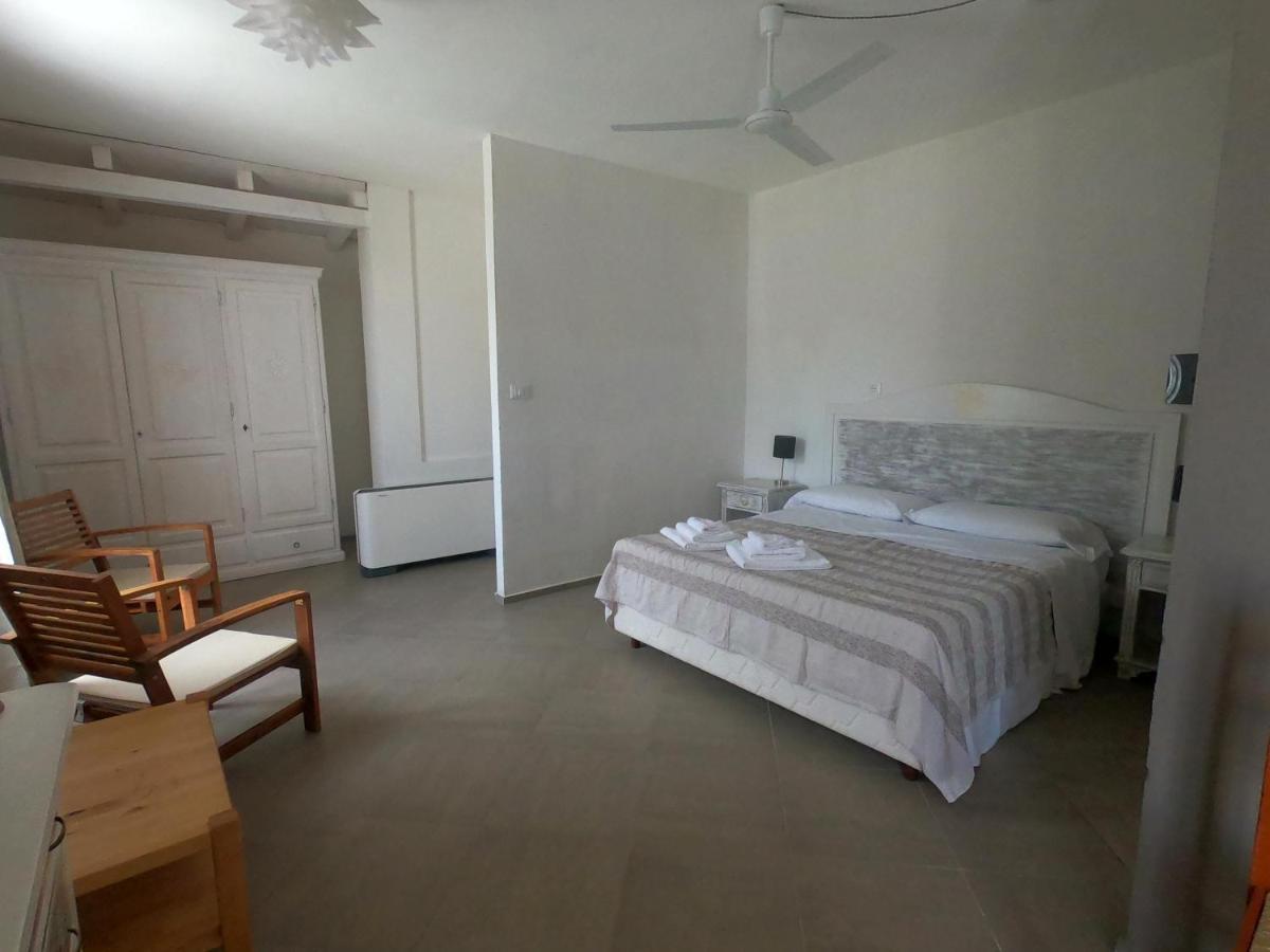 Villa La Conchiglia Rooms Cala Liberotto Buitenkant foto