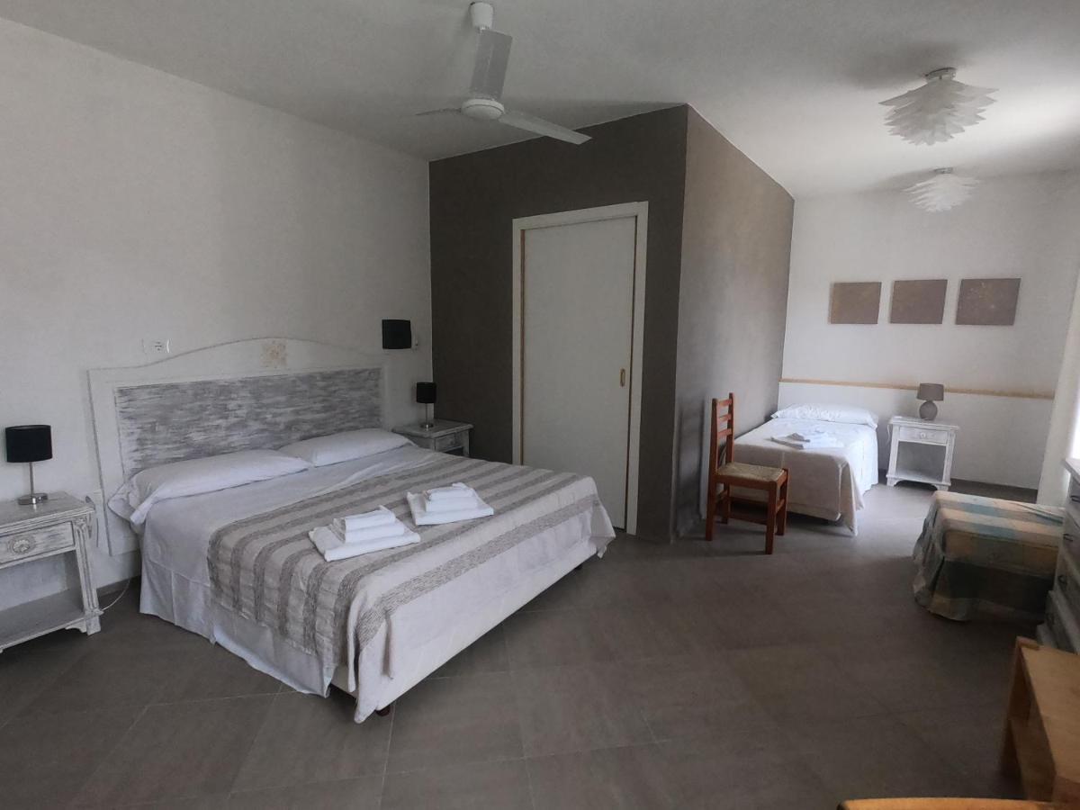 Villa La Conchiglia Rooms Cala Liberotto Buitenkant foto