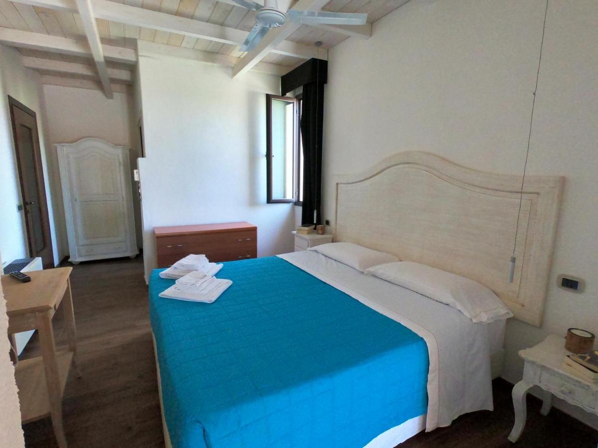 Villa La Conchiglia Rooms Cala Liberotto Buitenkant foto