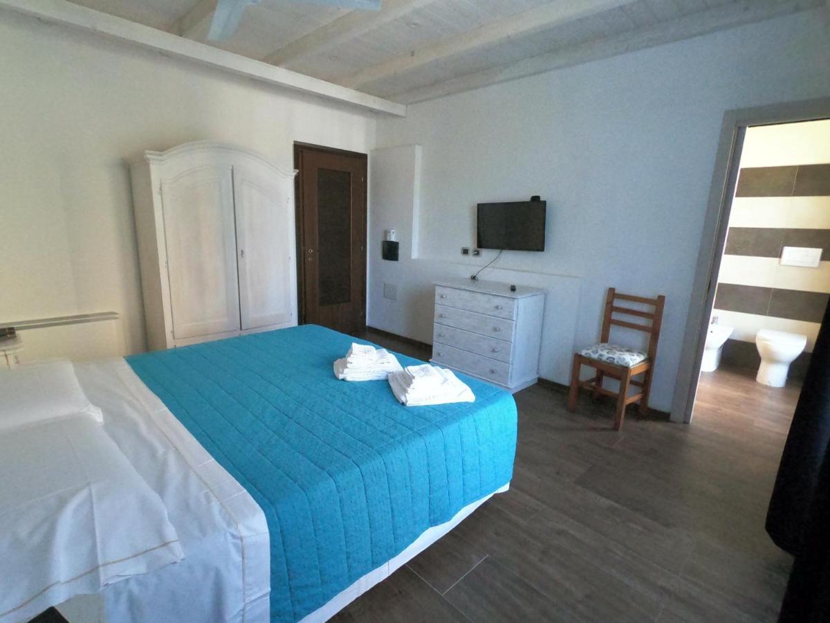 Villa La Conchiglia Rooms Cala Liberotto Buitenkant foto