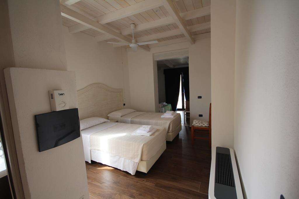 Villa La Conchiglia Rooms Cala Liberotto Buitenkant foto